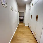 Centre *