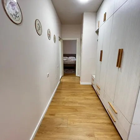 Centre *